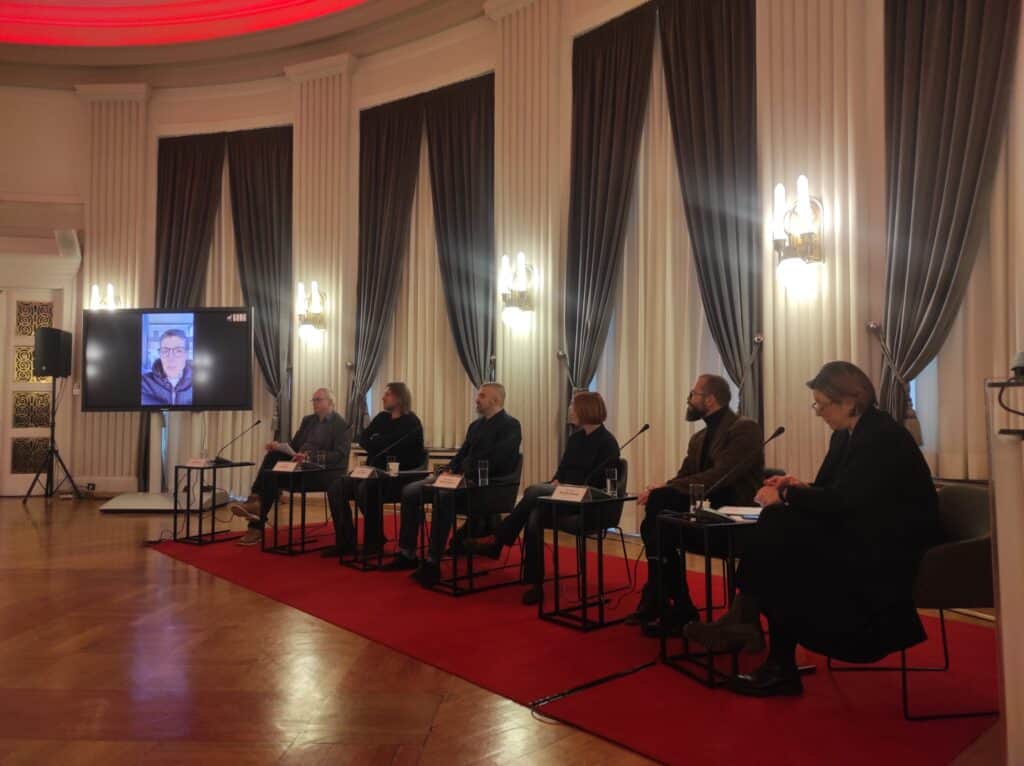 Democracy must be healthy: Only together can we overcome the information collapse 6