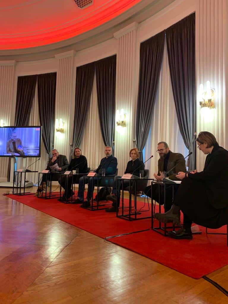 Democracy must be healthy: Only together can we overcome the information collapse 13