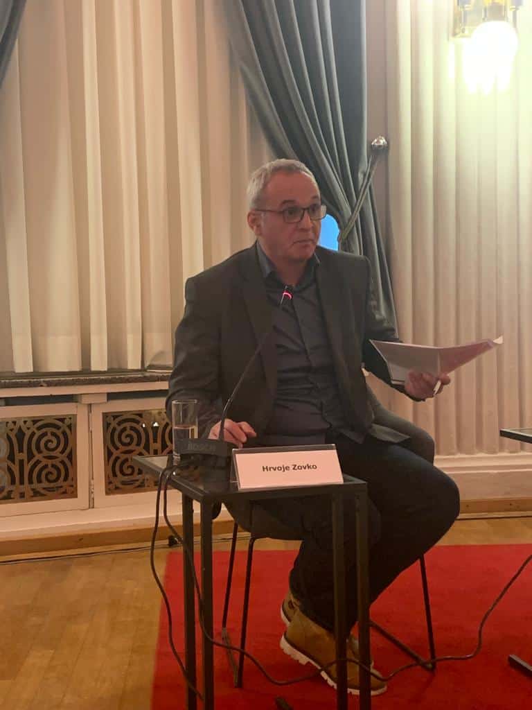 Democracy must be healthy: Only together can we overcome the information collapse 14