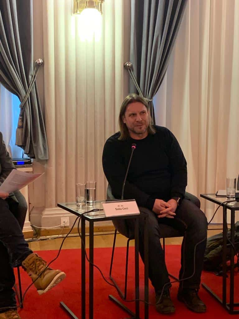 Democracy must be healthy: Only together can we overcome the information collapse 10