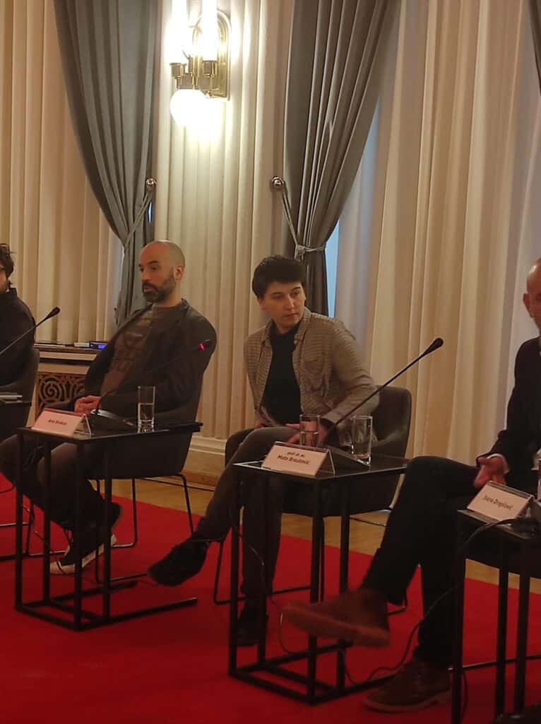 Democracy must be healthy: Only together can we overcome the information collapse 11