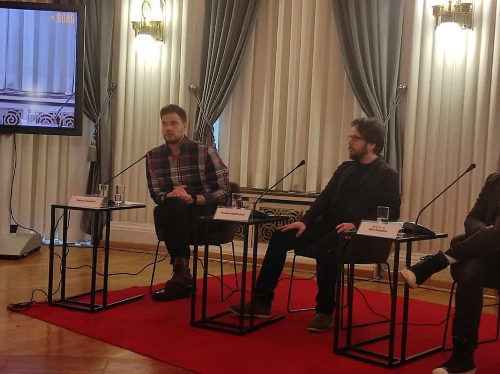 Democracy must be healthy: Only together can we overcome the information collapse 12