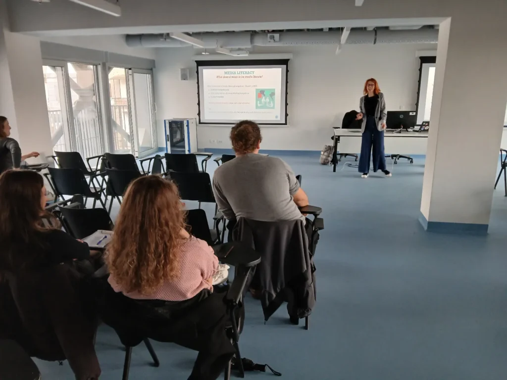 Navigiranje morem informacija - medijska pismenost za studentice novinarstva 2