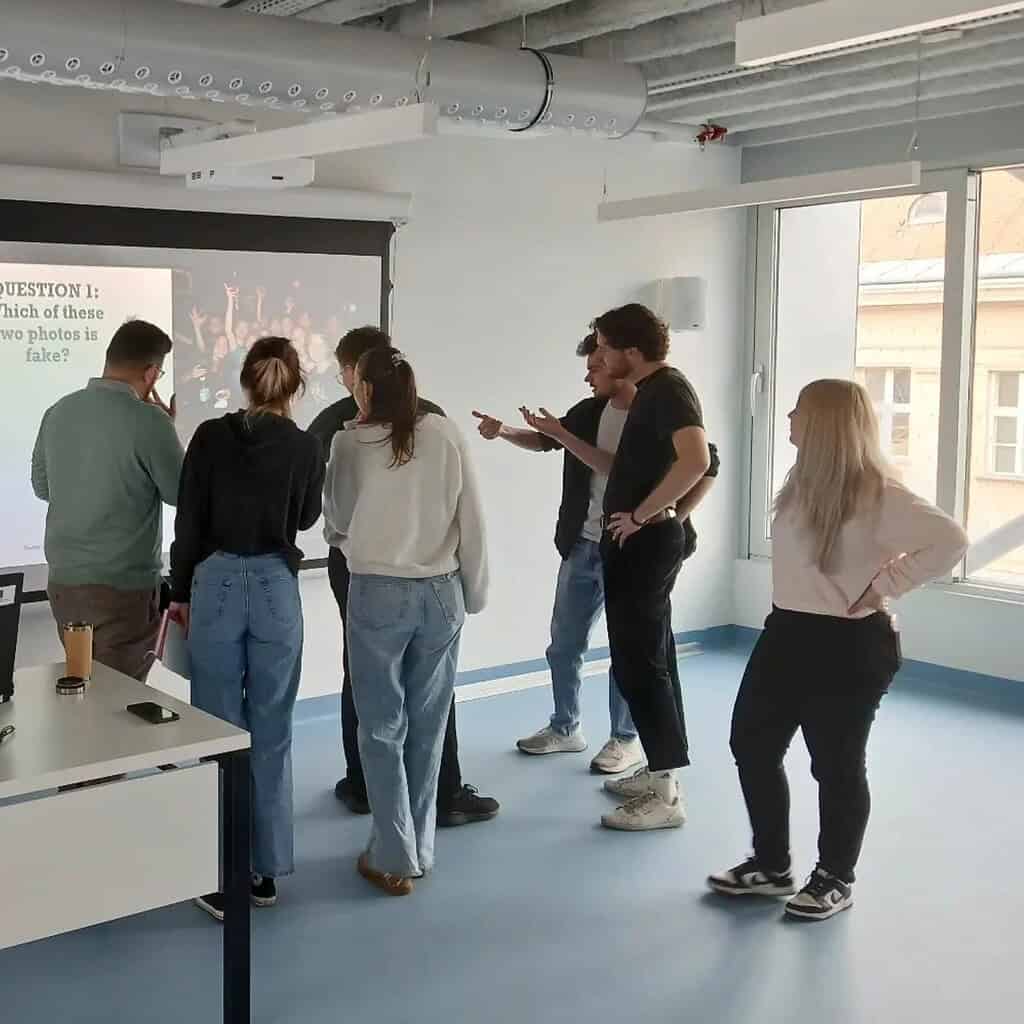 Navigiranje morem informacija - medijska pismenost za studentice novinarstva 4