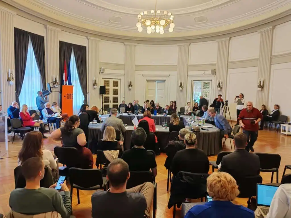 Okrugli stol: Treba li Hrvatskoj obavezno glasanje? 1