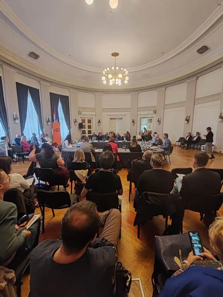Okrugli stol: Treba li Hrvatskoj obavezno glasanje? 9