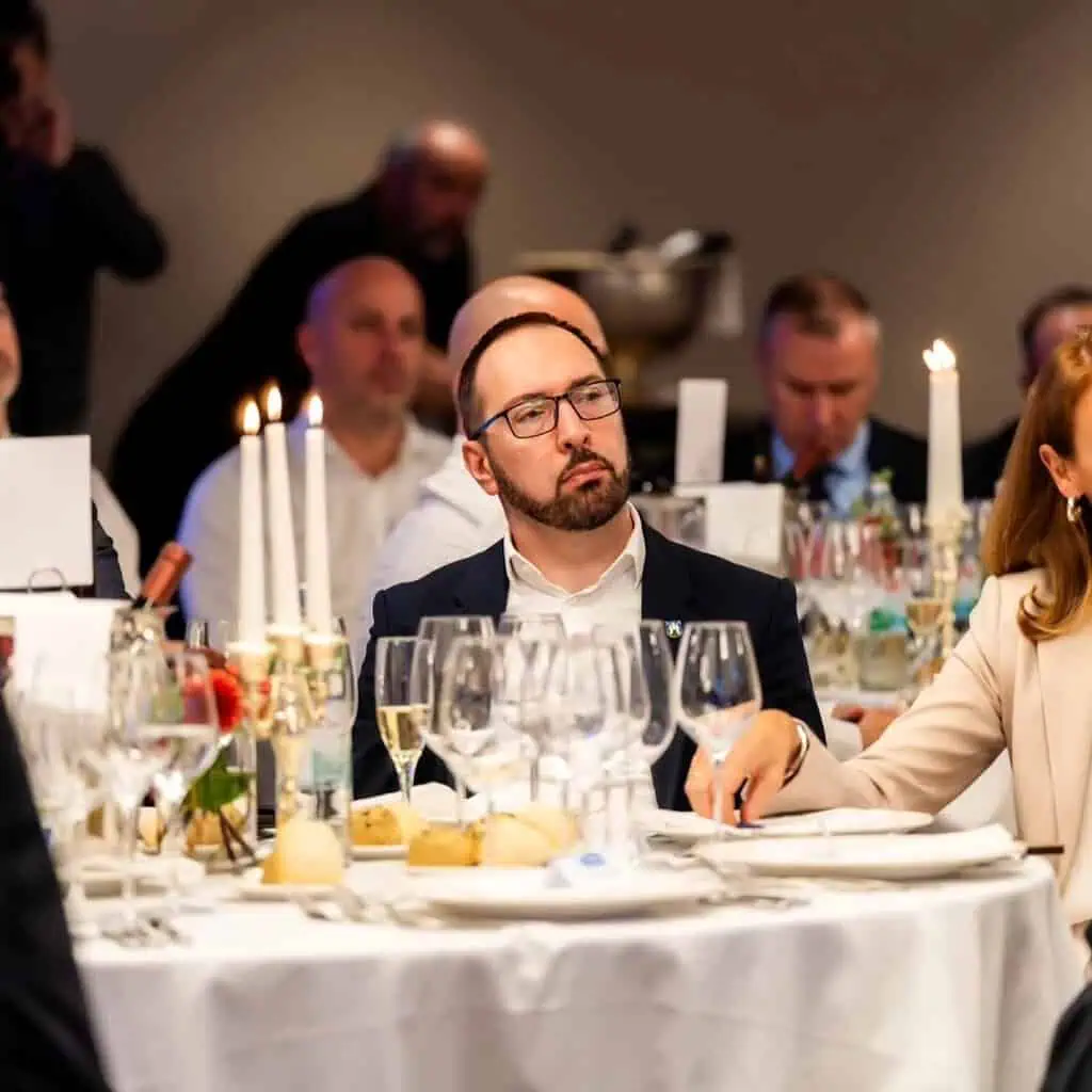 Harari u Zagrebu: Dužnosnici u sukobu interesa kao VIP gosti na događaju sezone? 1