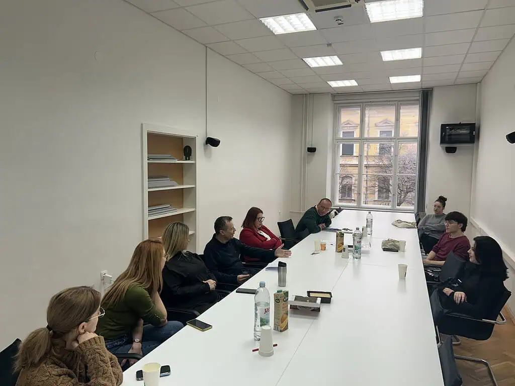 Ograničeno znanje, veća podložnost dezinformacijama 3